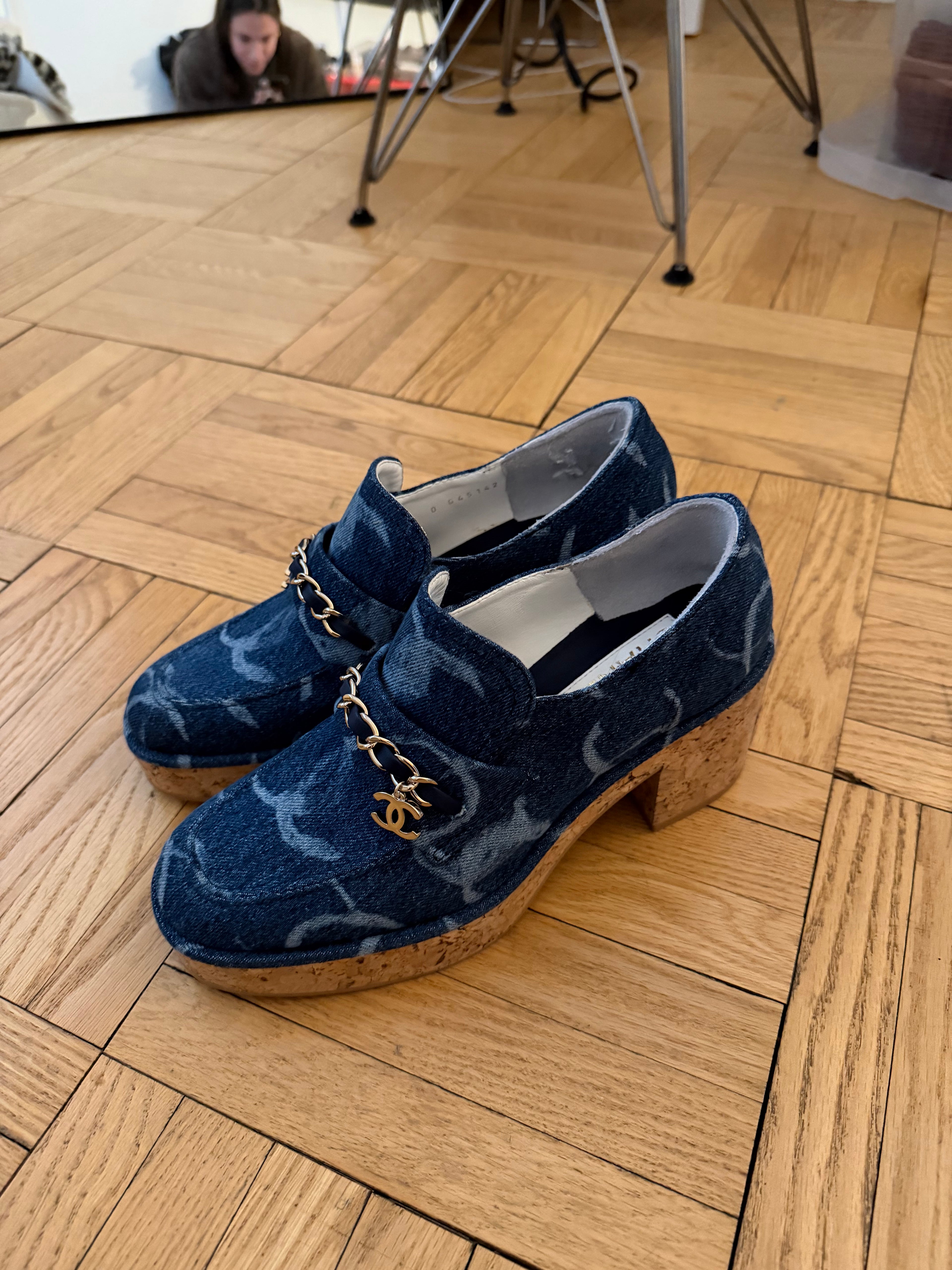Chanel Interlocking CC Logo Pumps